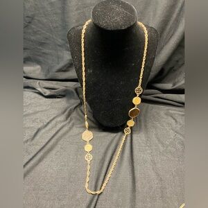 Sarah Coventry Elegant Necklace with Intricate Designs